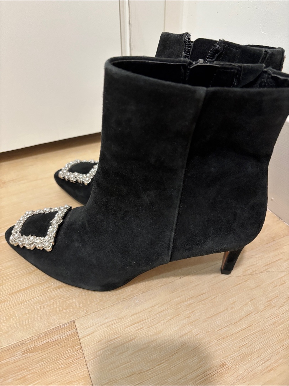 Sam Edelman Black Suede Pointed Toe Ankle Booties w/ Pearl-Encrusted Buckle 6.5 - Picture 8 of 9